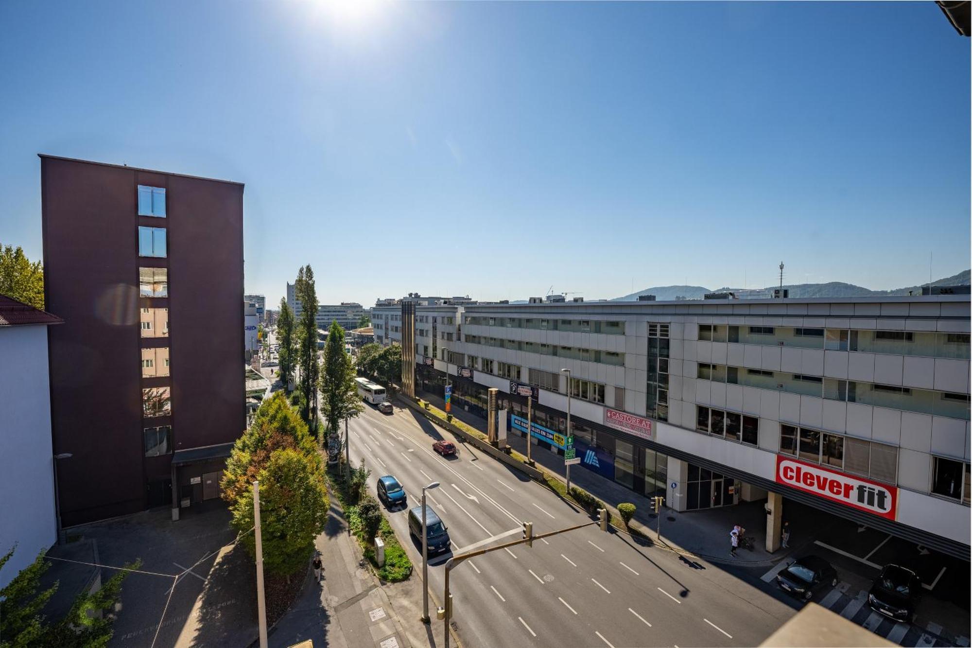 Tamliving Center Luxury 4 Rooms Smart Tv Kitchen Great View Graz Eksteriør billede